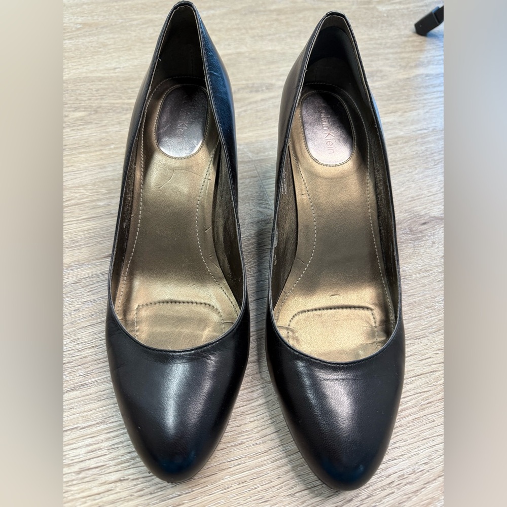 Calvin Klein Pump 'Paxter' Black - Size 8 1/2